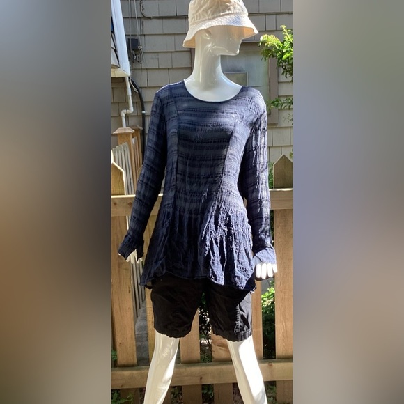 Grizas sheer long sleeve blue top XL
Soft fine fabric with some stretch - Picture 1 of 13